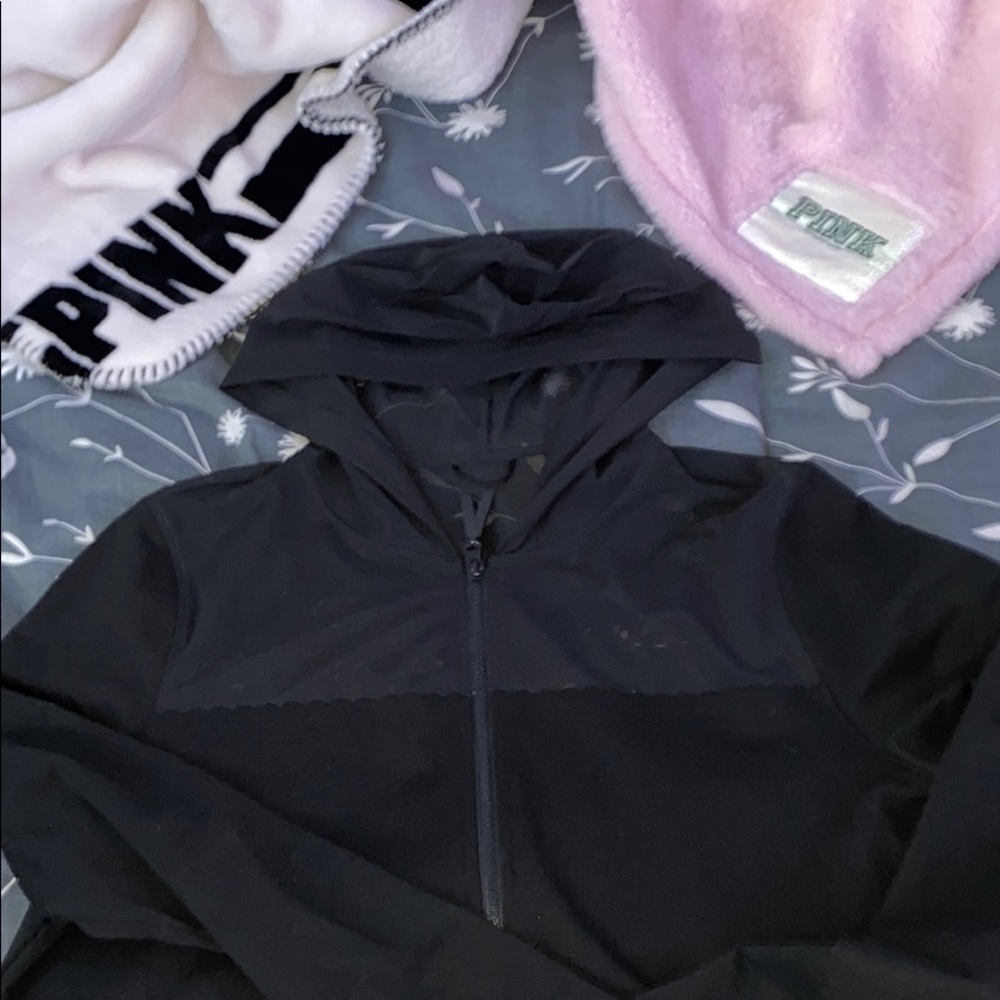 Like new VS mesh zip up